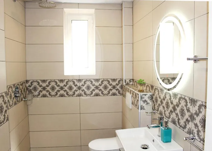 Διαμέρισμα 2v1 - Blloku Ls Τίρανα